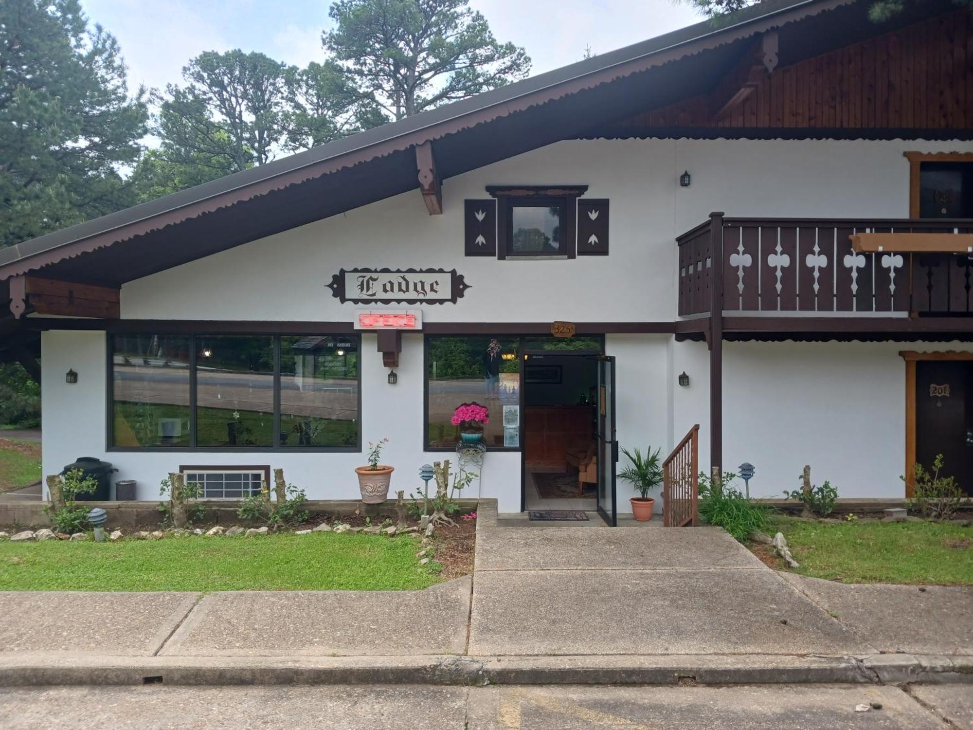 Bavarian Inn Motel & Restaurant Eureka Springs Dış mekan fotoğraf